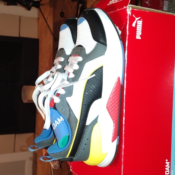 Puma - Picture 2 of 4